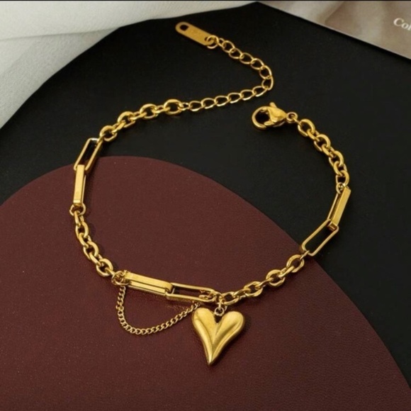 Gold 18k Gold Plated Heart Chain Bracelet - Picture 2 of 3